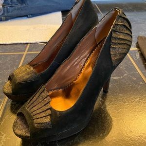 Poetic License Egyptian princess.Black gold metallic.